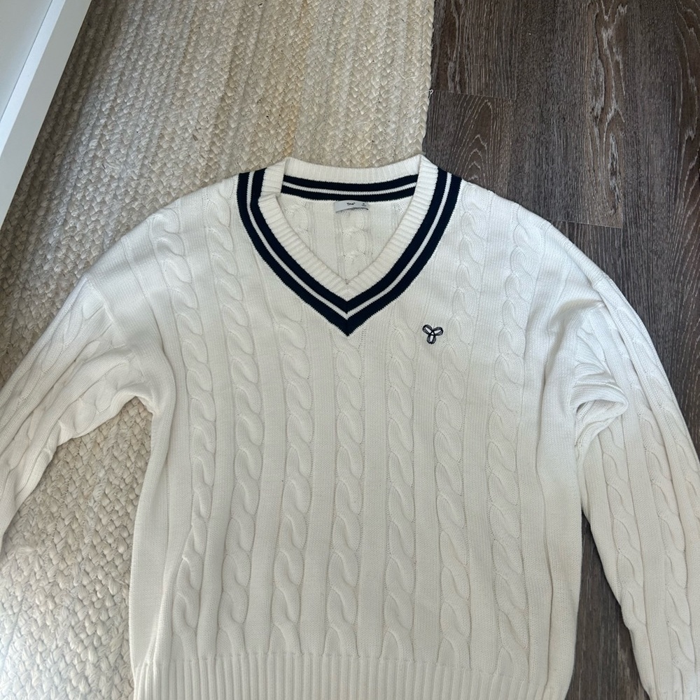 Aritizia sweater